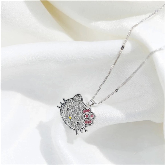 LAST ONE!! Luxury Hello Kitty necklace - Picture 12 of 13